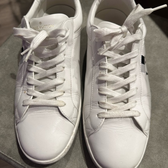 Men’s Louis Vuitton Sneakers - Picture 3 of 7